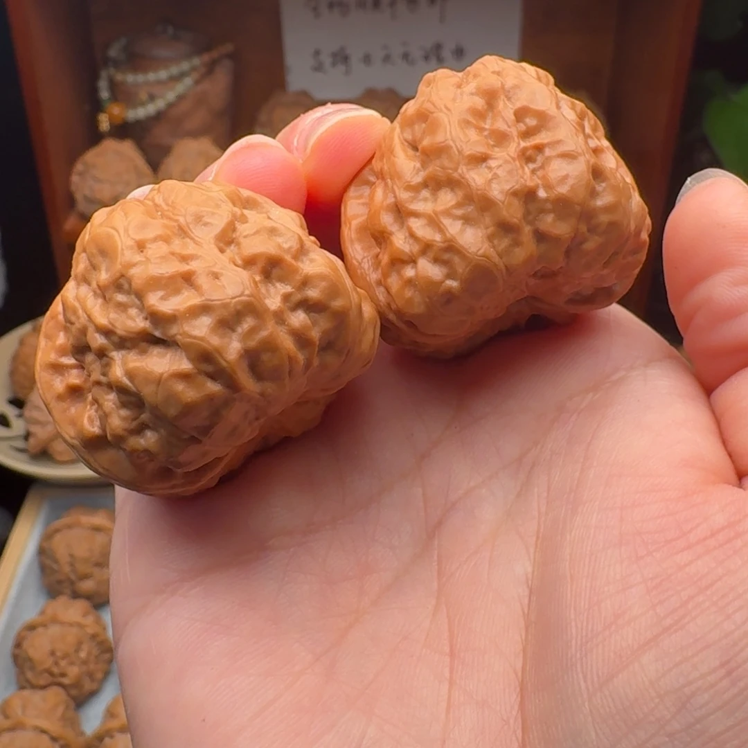 文玩核桃闪购蛤蟆36