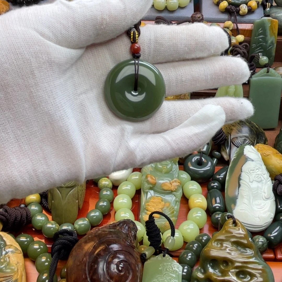 岫岩老玉（透闪石质玉）未镶嵌挂件