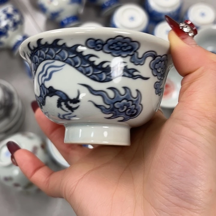 摆件陶青花龙压手主人杯