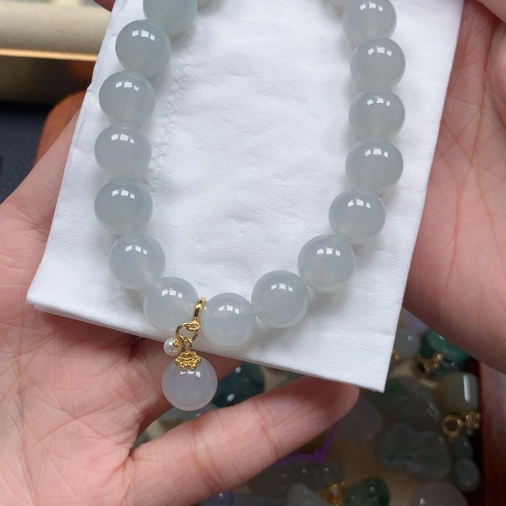 翡翠未镶嵌颈饰闪