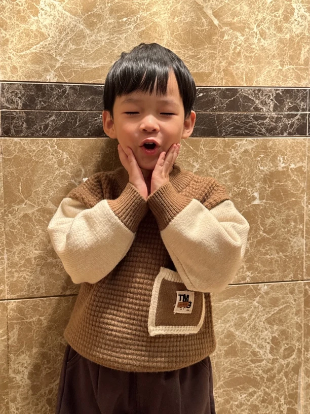 【一周童装】｛小沫熊｝可可爱爱加厚的毛衣