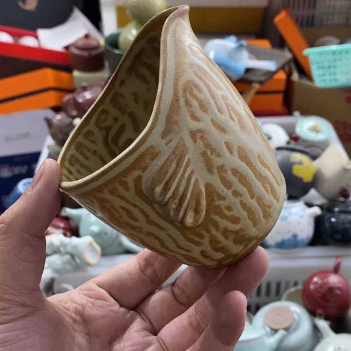 陶瓷艺术品及陶瓷壶