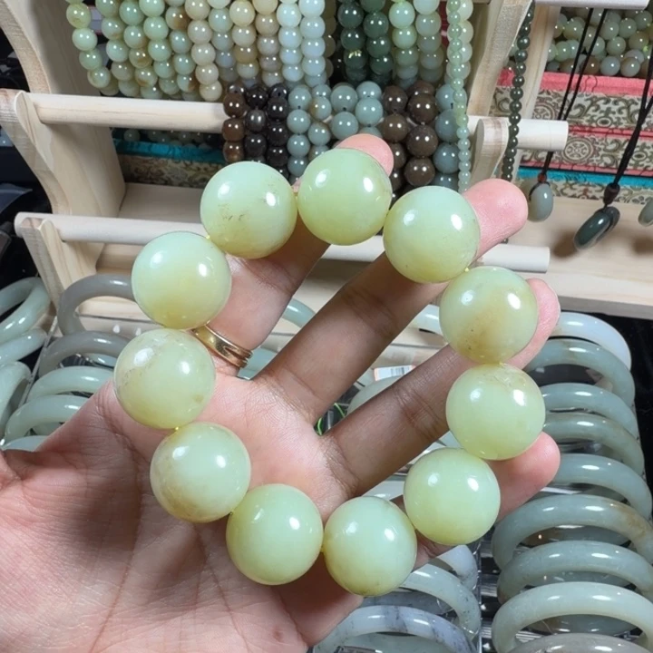 宪***岁和田玉（糖玉）未镶嵌手链