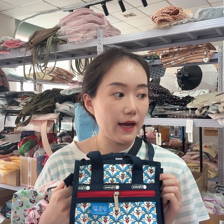 PU箱包收纳箱等物品