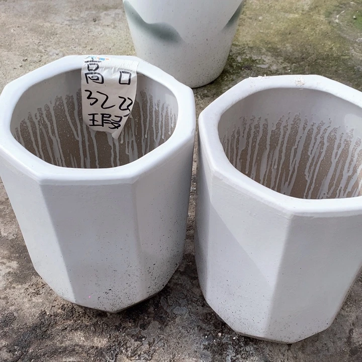 花盆陶瓷中号白色的