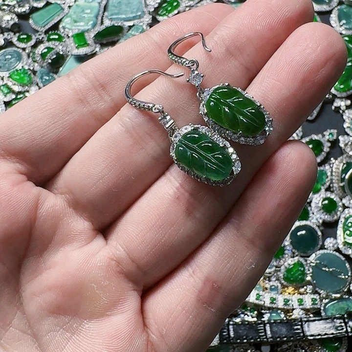 翡翠颈饰未镶嵌天然A货翡翠放漏