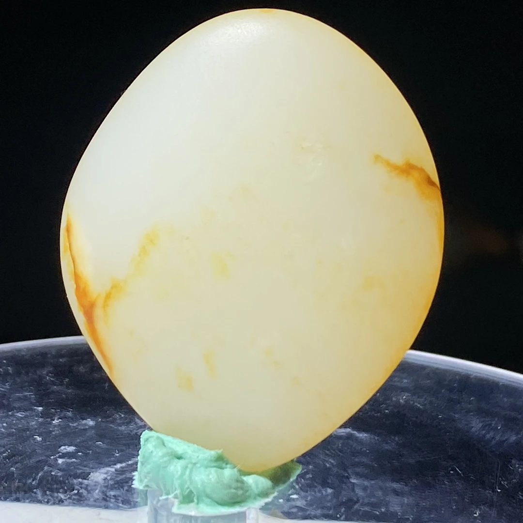 精品老熟玉种原石挂件