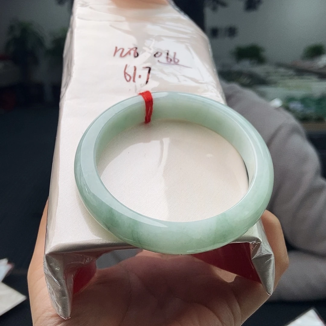 翡翠未镶嵌手镯拍一发一