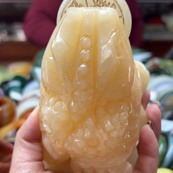 石英岩玉未镶嵌颈饰