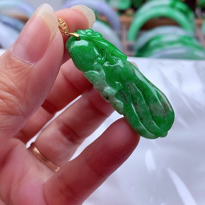 翡翠18K金镶嵌颈饰翡翠