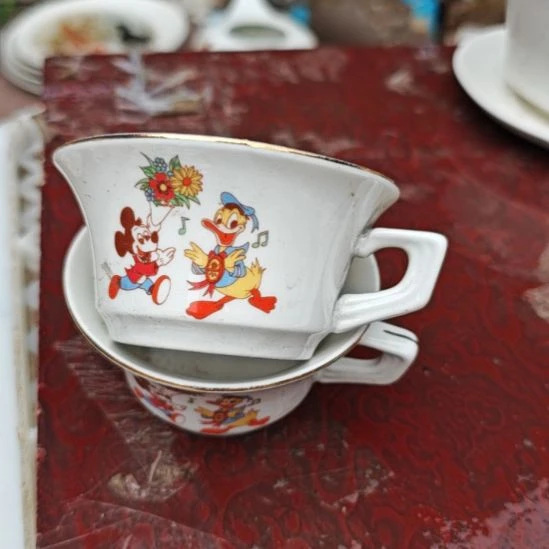 库存微瑕卡童咖啡杯两个