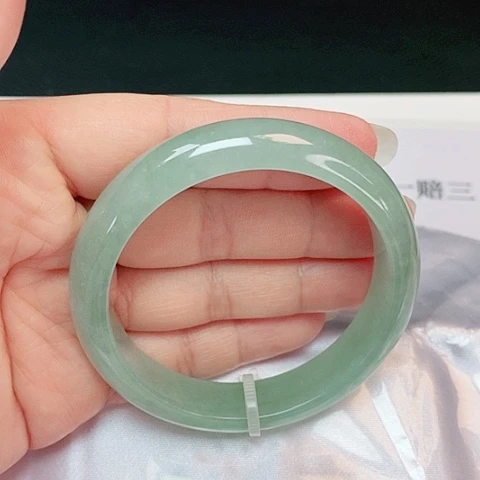 【闪购商品】翡翠手镯未镶嵌正圈55.6