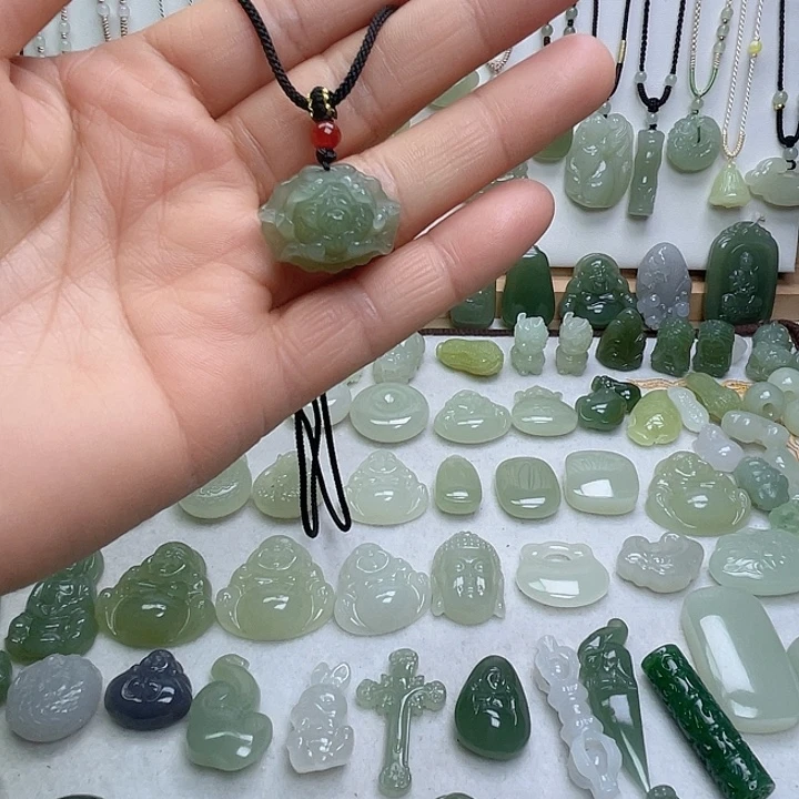 和田玉未镶嵌颈饰