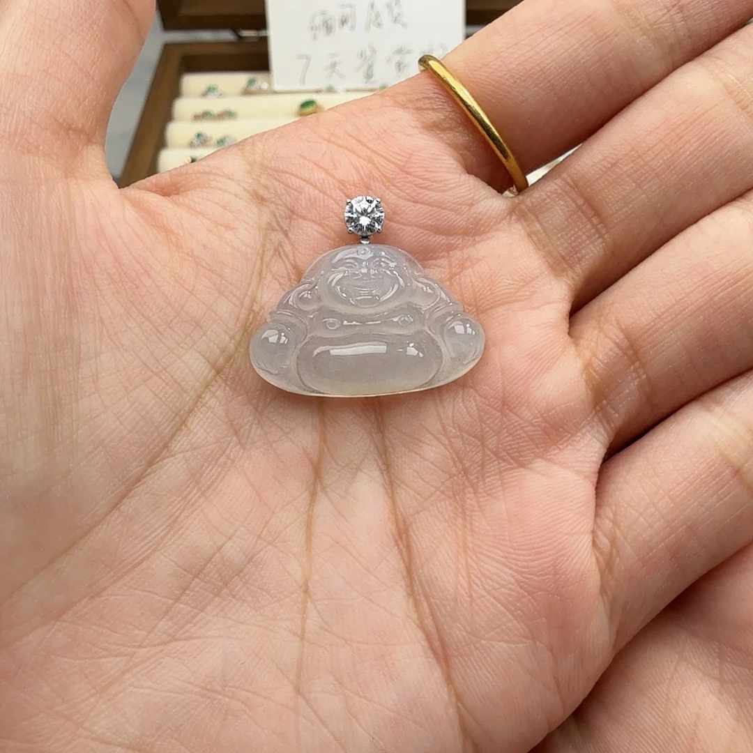 豆***家翡翠18K金镶嵌颈饰