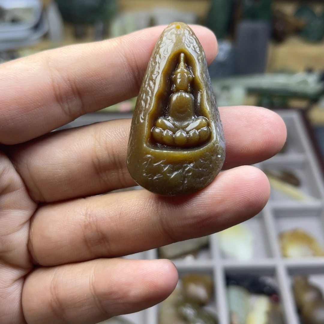 和田玉未镶嵌颈饰