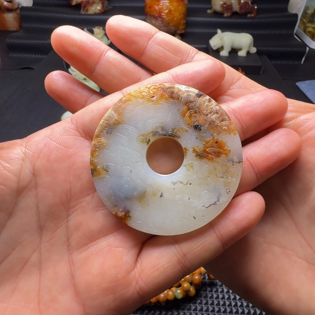 L***哥和田玉未镶嵌挂件