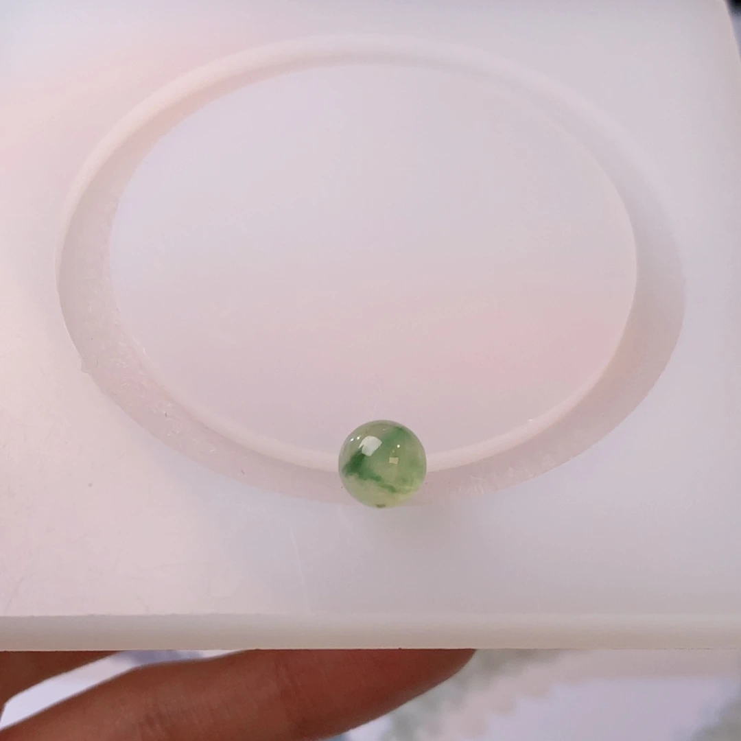 定制翡翠未镶嵌黄飘绿花 卡7.5  毛货抛光定制