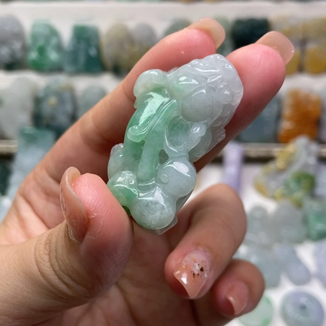 吊坠(赠链)未镶嵌翡翠