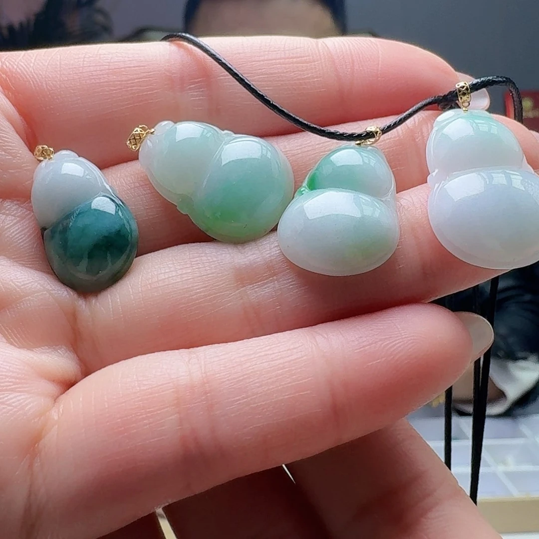 翡翠吊坠(不含链)18K金镶嵌多样性发货其一