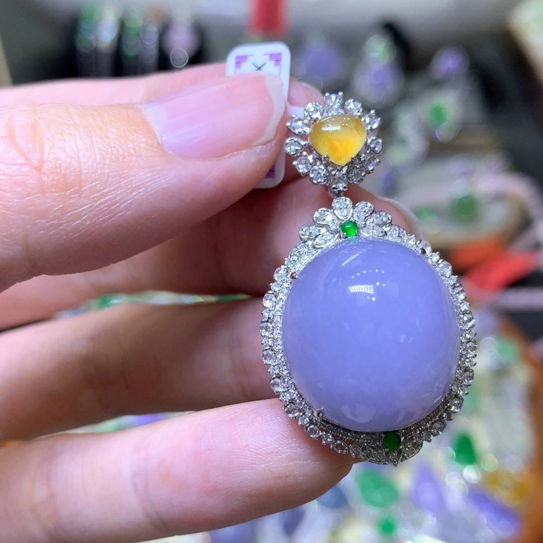 【闪购商品】翡翠颈饰18K金镶嵌翡翠吊坠项链