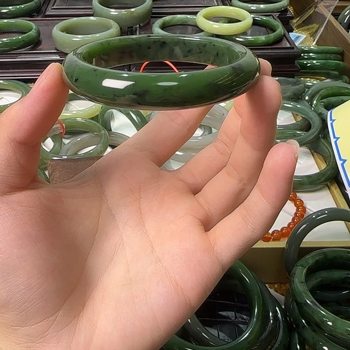 嘟***嘟和田玉（碧玉）未镶嵌手镯