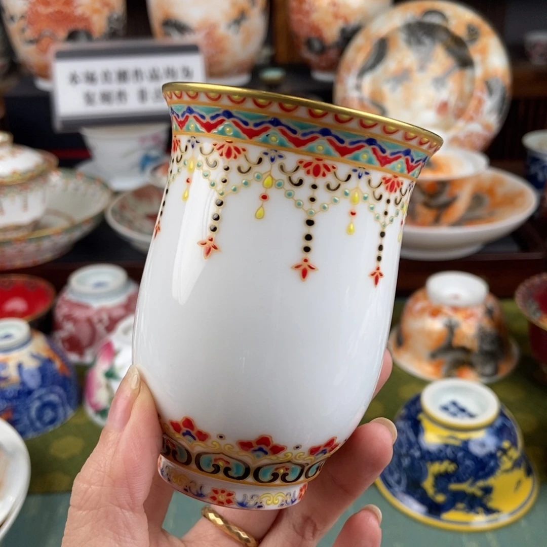 陶瓷的设计师是一个人的