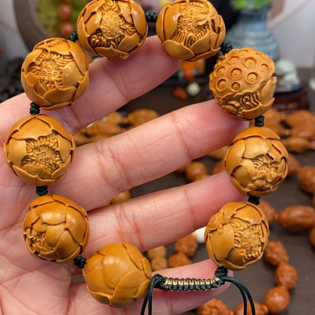 【闪购商品】橄榄核吊坠九品莲花