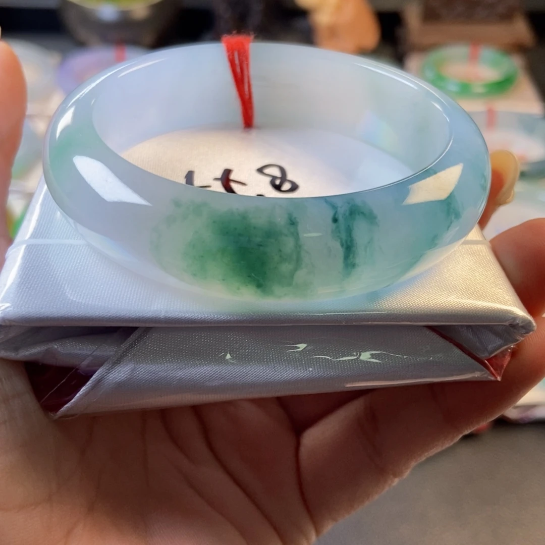 翡翠未镶嵌手镯50冰透飘花宽版