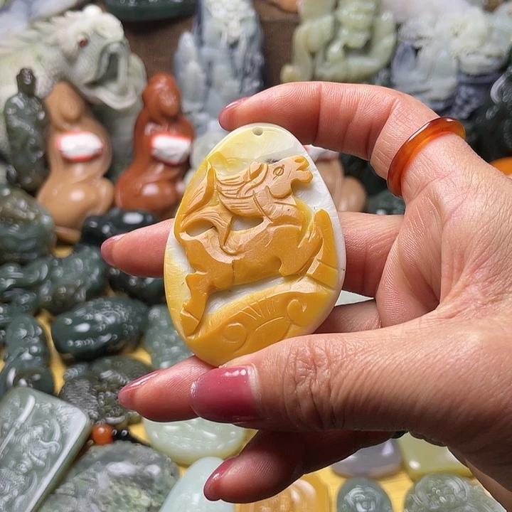 和田玉未镶嵌颈饰