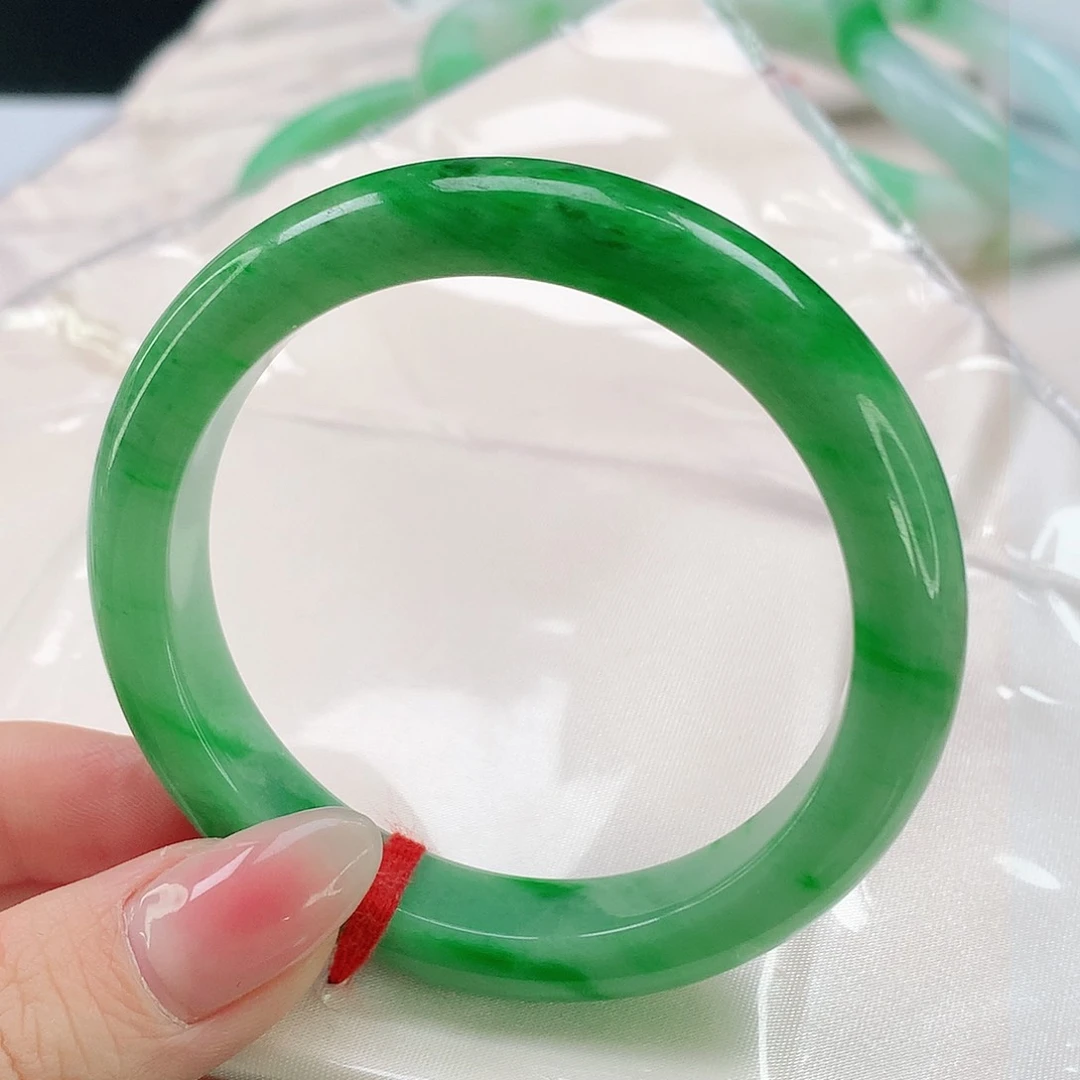 未镶嵌手镯翡翠683