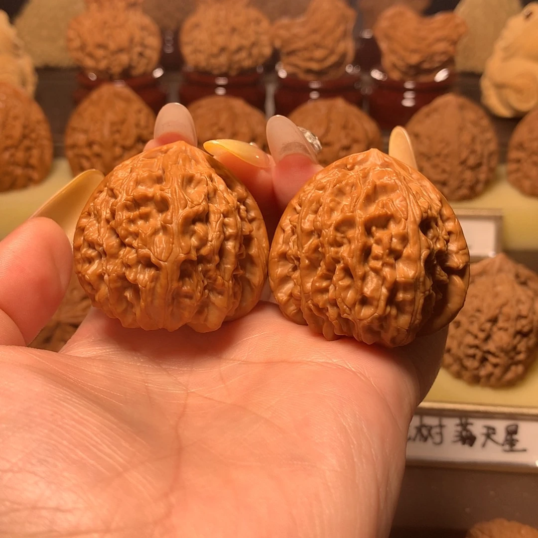 文玩核桃吊坠三角白41边