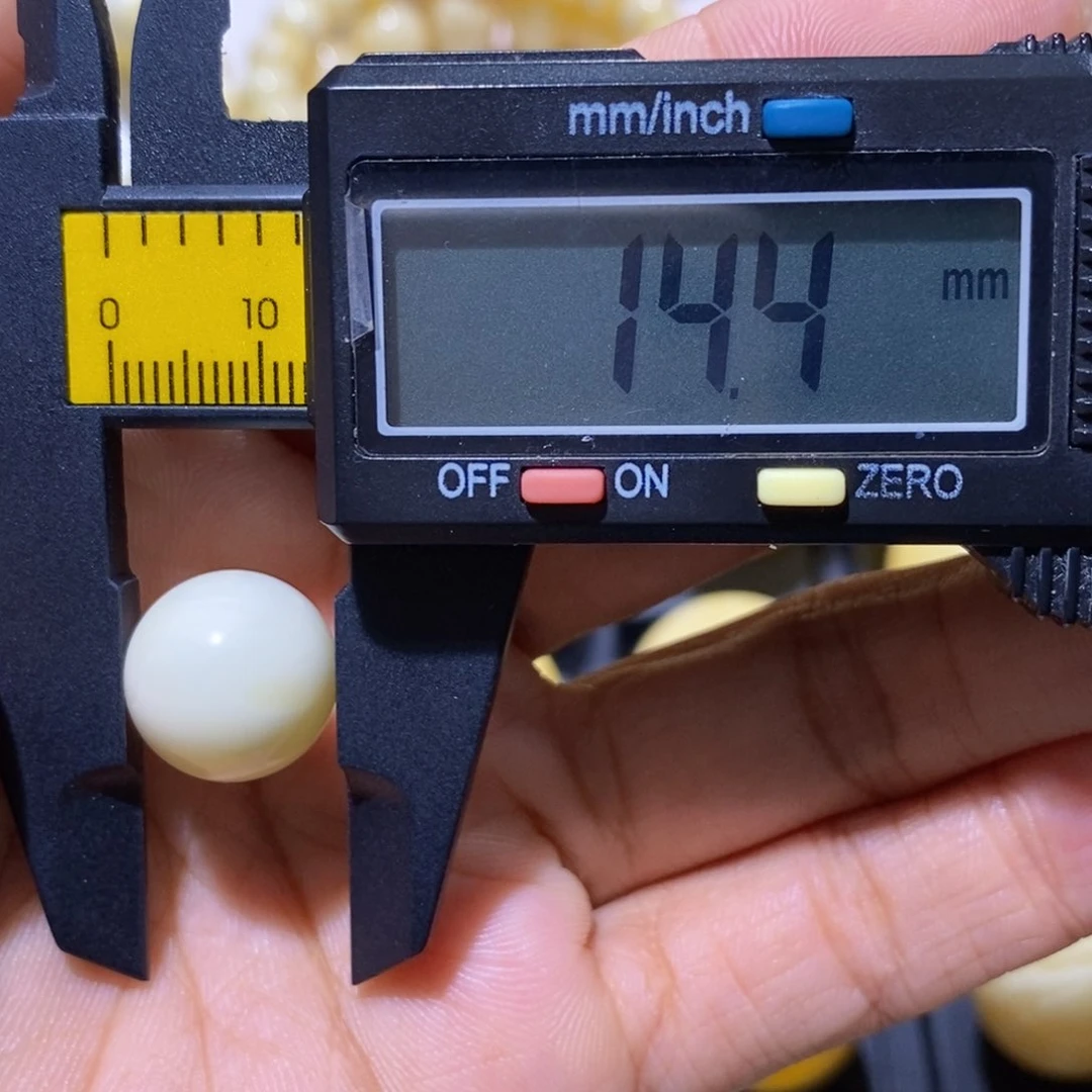 未镶嵌蜜蜡珠宝奇石?**哈