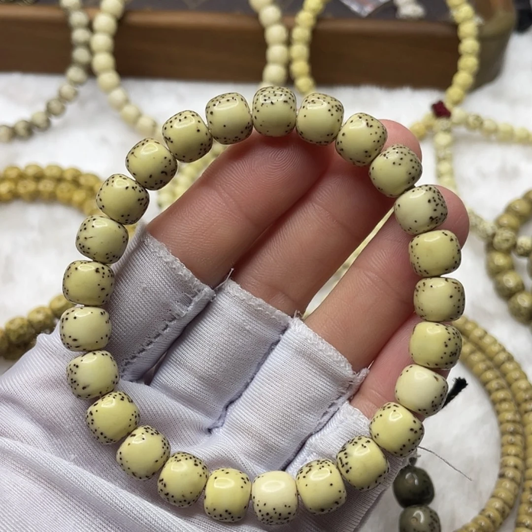 吊坠星月菩提石玉料绿包白河豚卡9