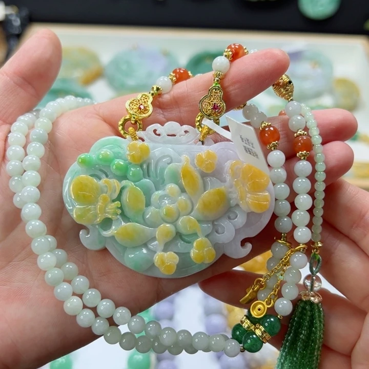 颈饰未镶嵌翡翠吊坠