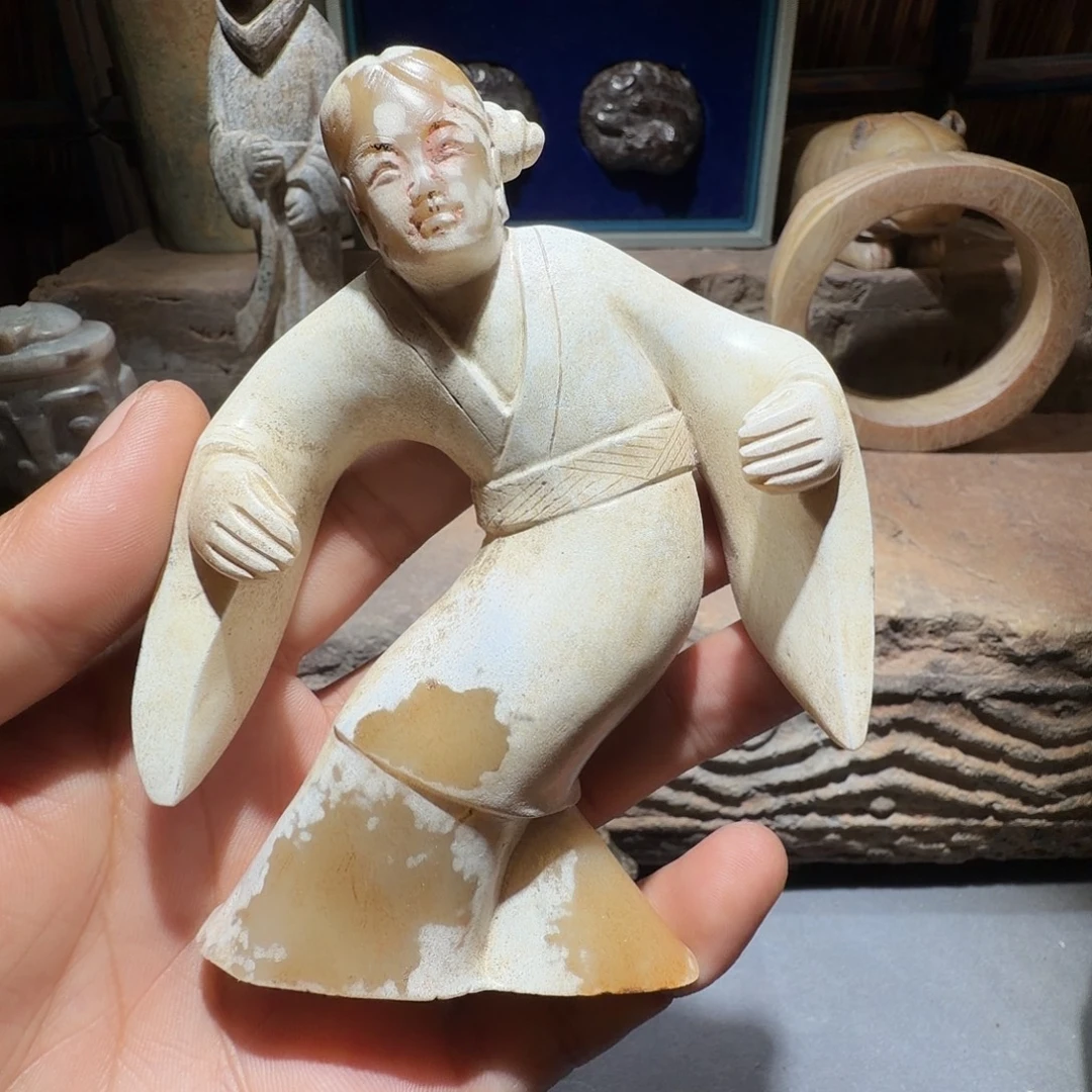 叶***公和田玉（糖玉）未镶嵌颈饰