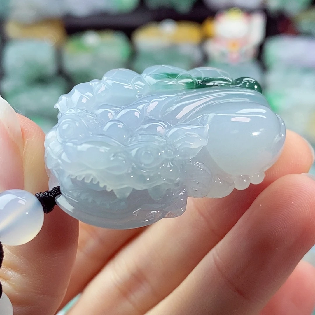 颈饰未镶嵌翡翠天然