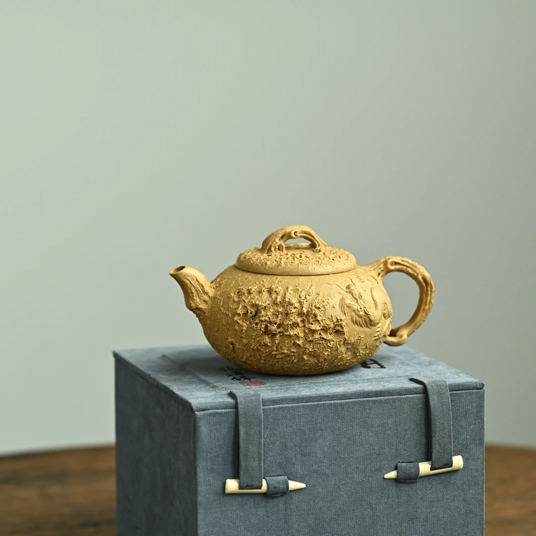 隐龙供春·紫砂壶 容量200cc/原矿黄金段