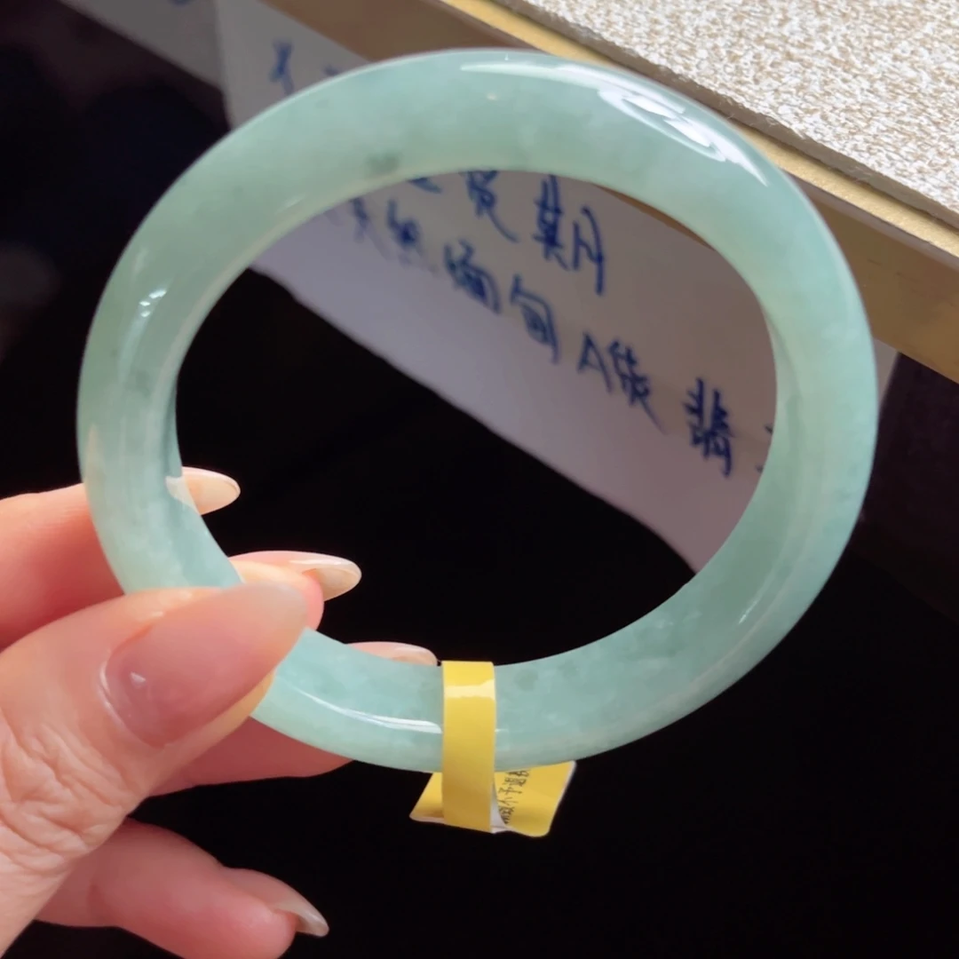 翡翠未镶嵌手镯手镯