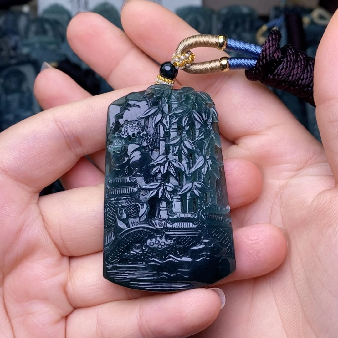 颈饰未镶嵌翡翠