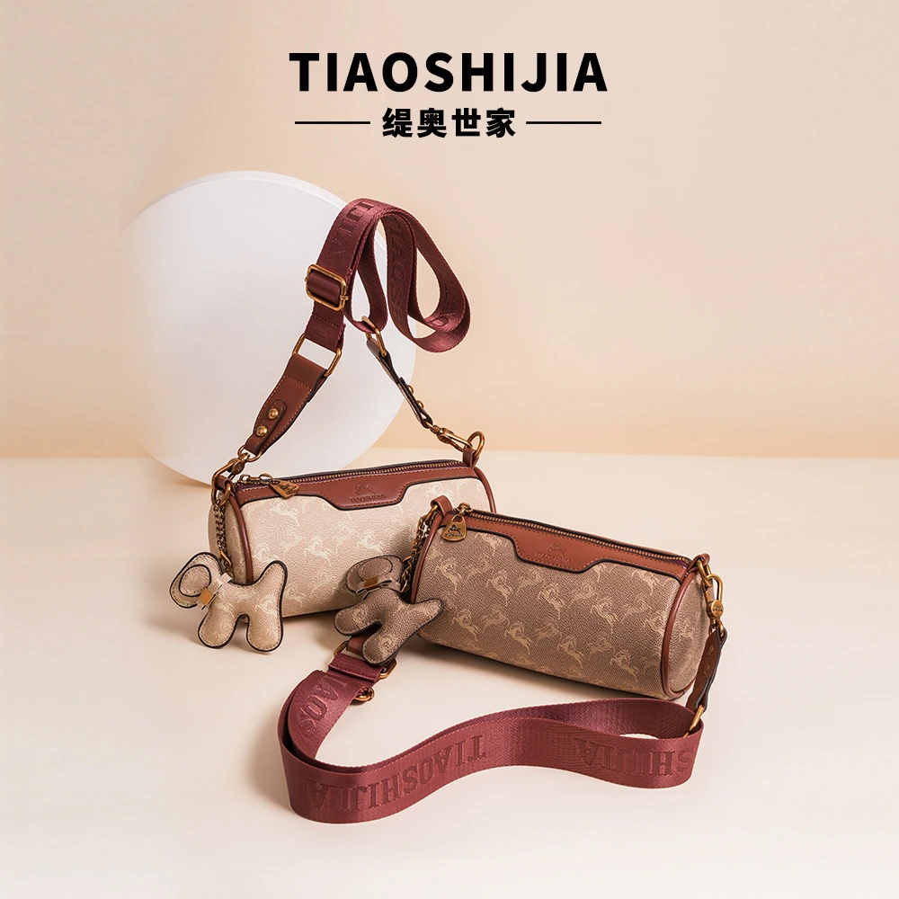 时尚软皮圆筒包2026新款百搭复古潮流印花单肩包休闲小包斜挎女包