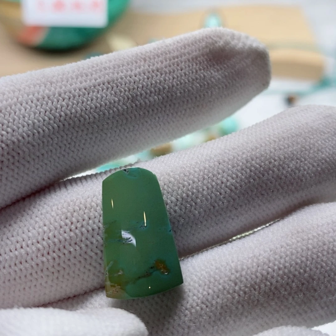 绿松石颈饰未镶嵌