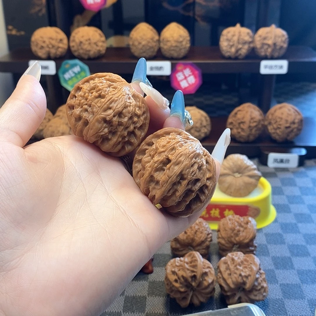 核桃把件全品山地磨卡42 重42.6g已打底