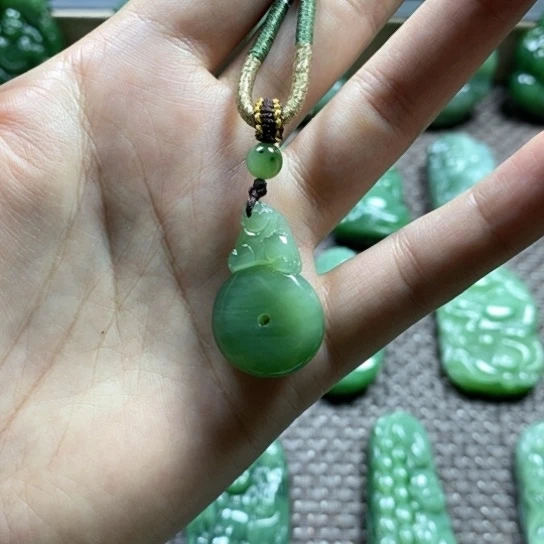 【闪购商品】颈饰未镶嵌和田玉