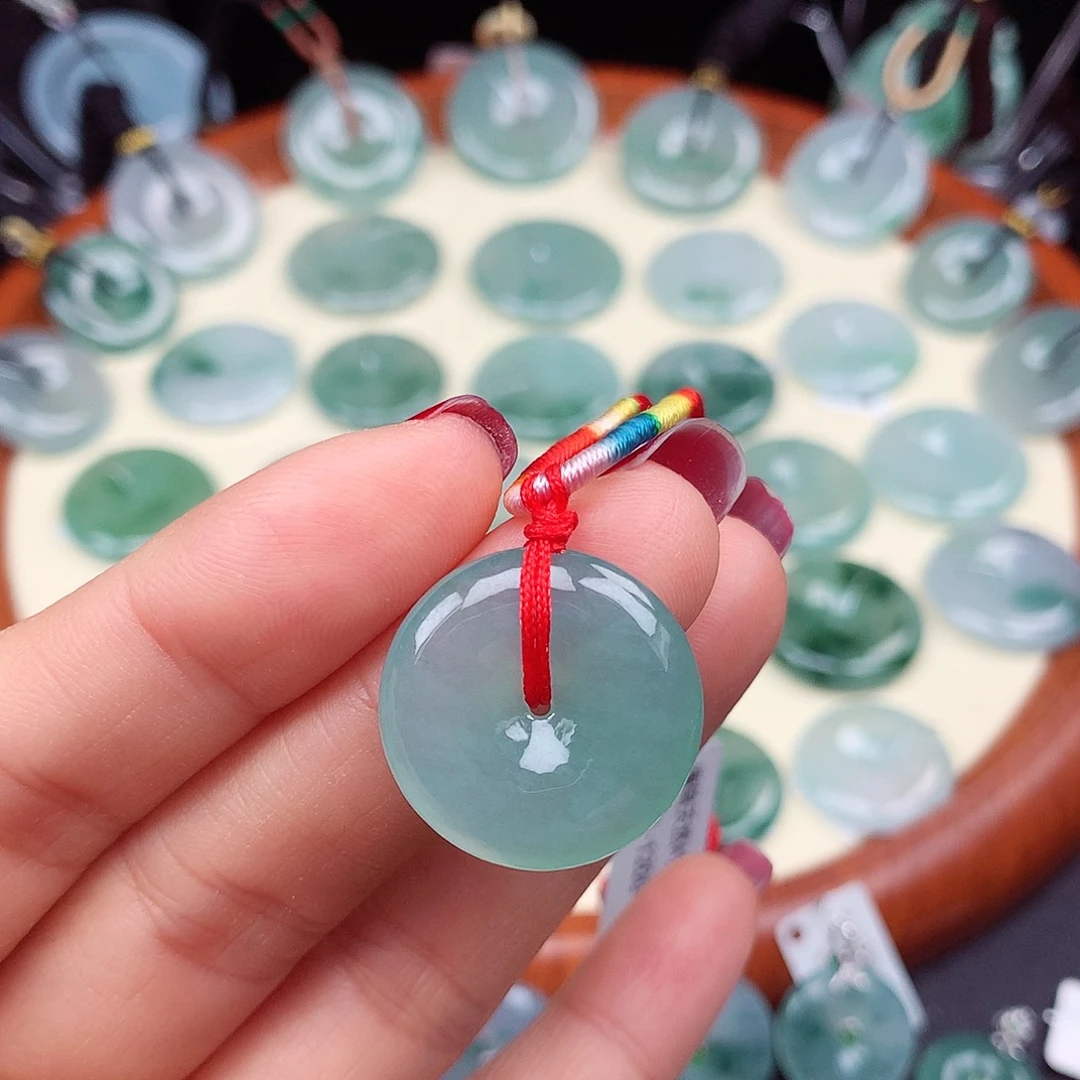 翡翠颈饰未镶嵌吊坠