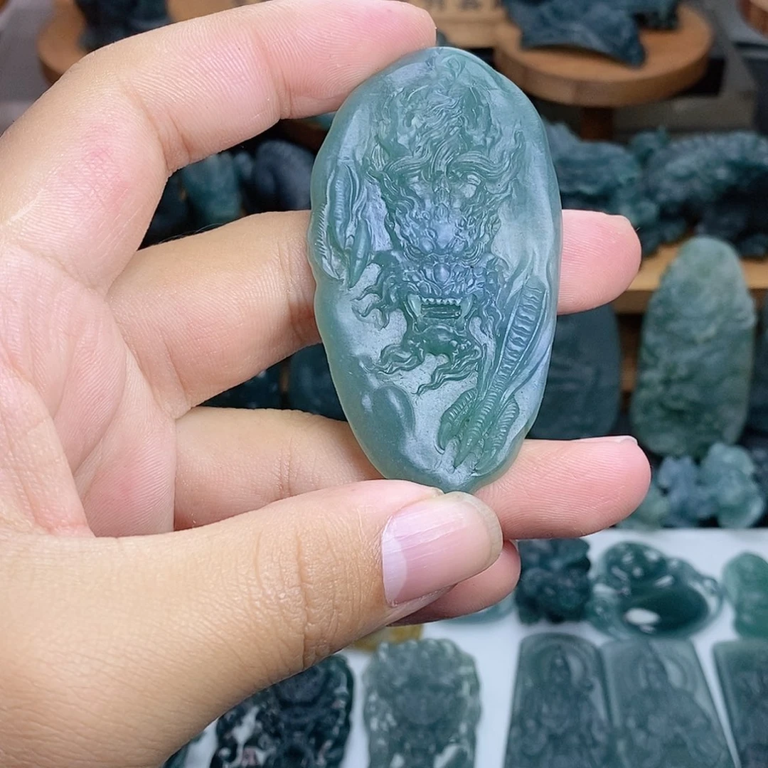 定制翡翠未镶嵌龙牌