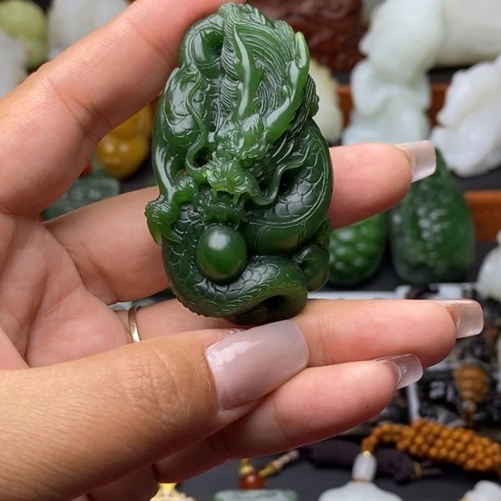 和田玉未镶嵌把件