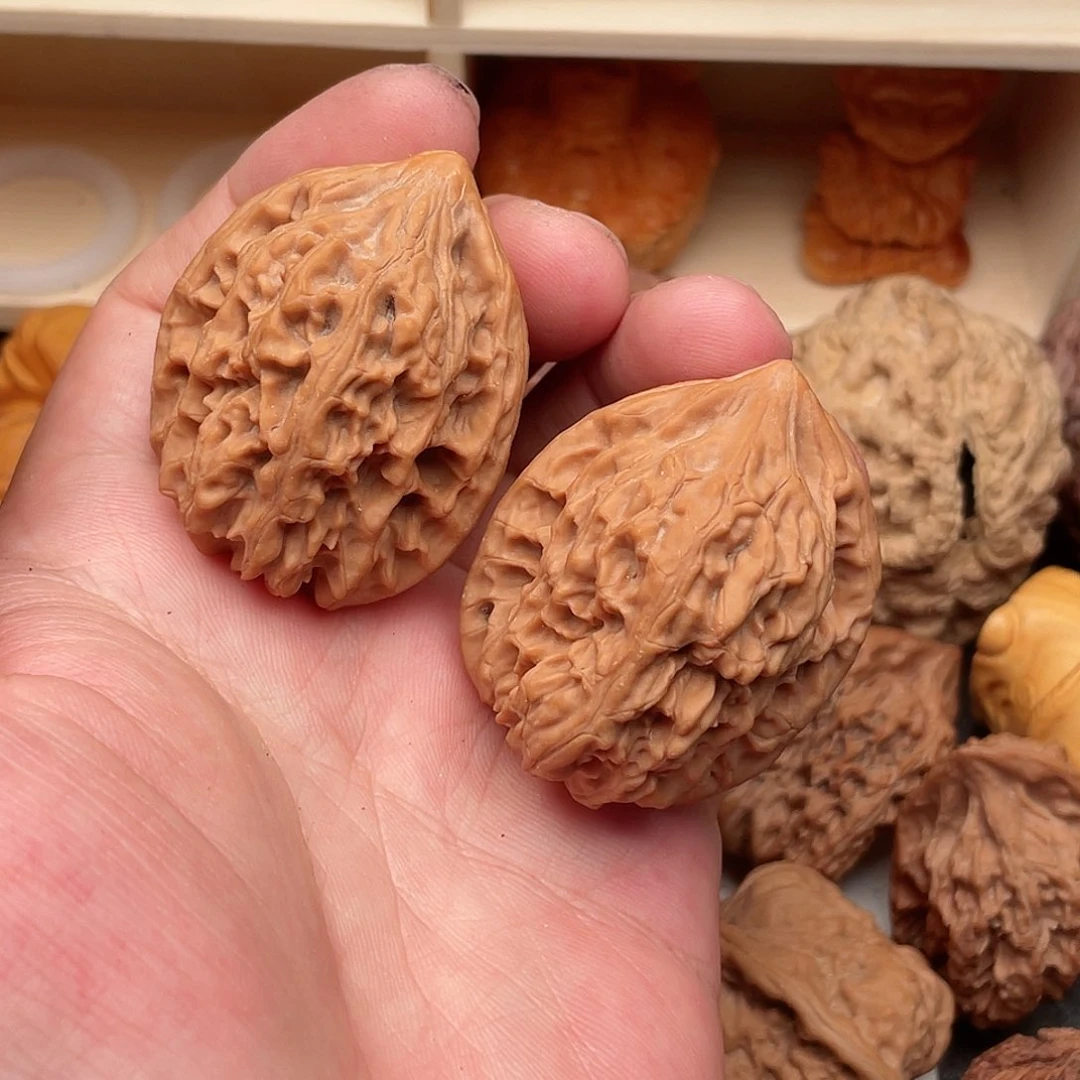 文玩核桃吊坠举***?鸡心