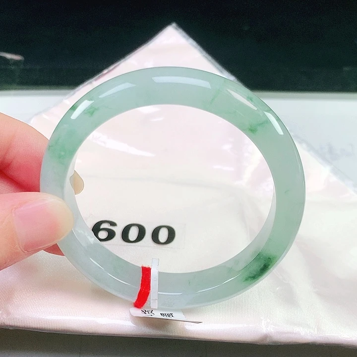 翡翠未镶嵌手镯600