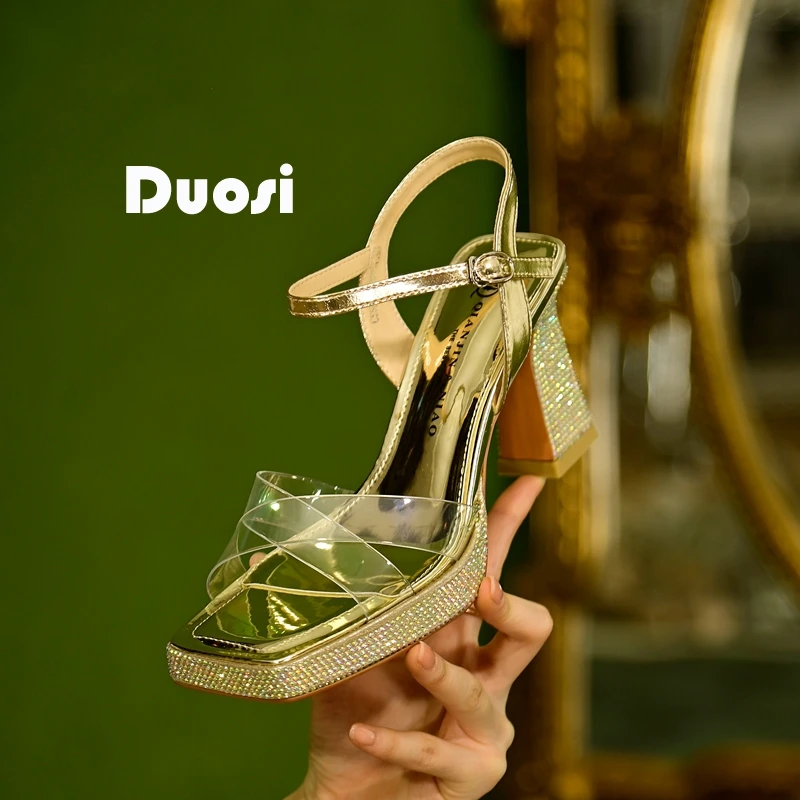 【DUOSI】7cm交叉透明时装凉鞋女一字扣粗跟高跟鞋宴会鞋C5581-3