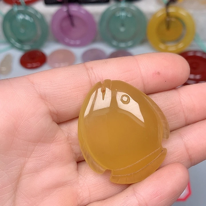 春***炫未镶嵌颈饰玛瑙/玉髓